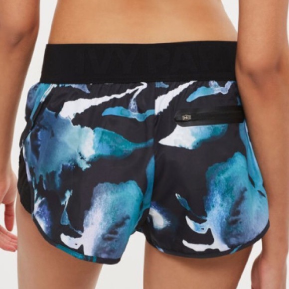 Ivy Park Shorts - Picture 2 of 2